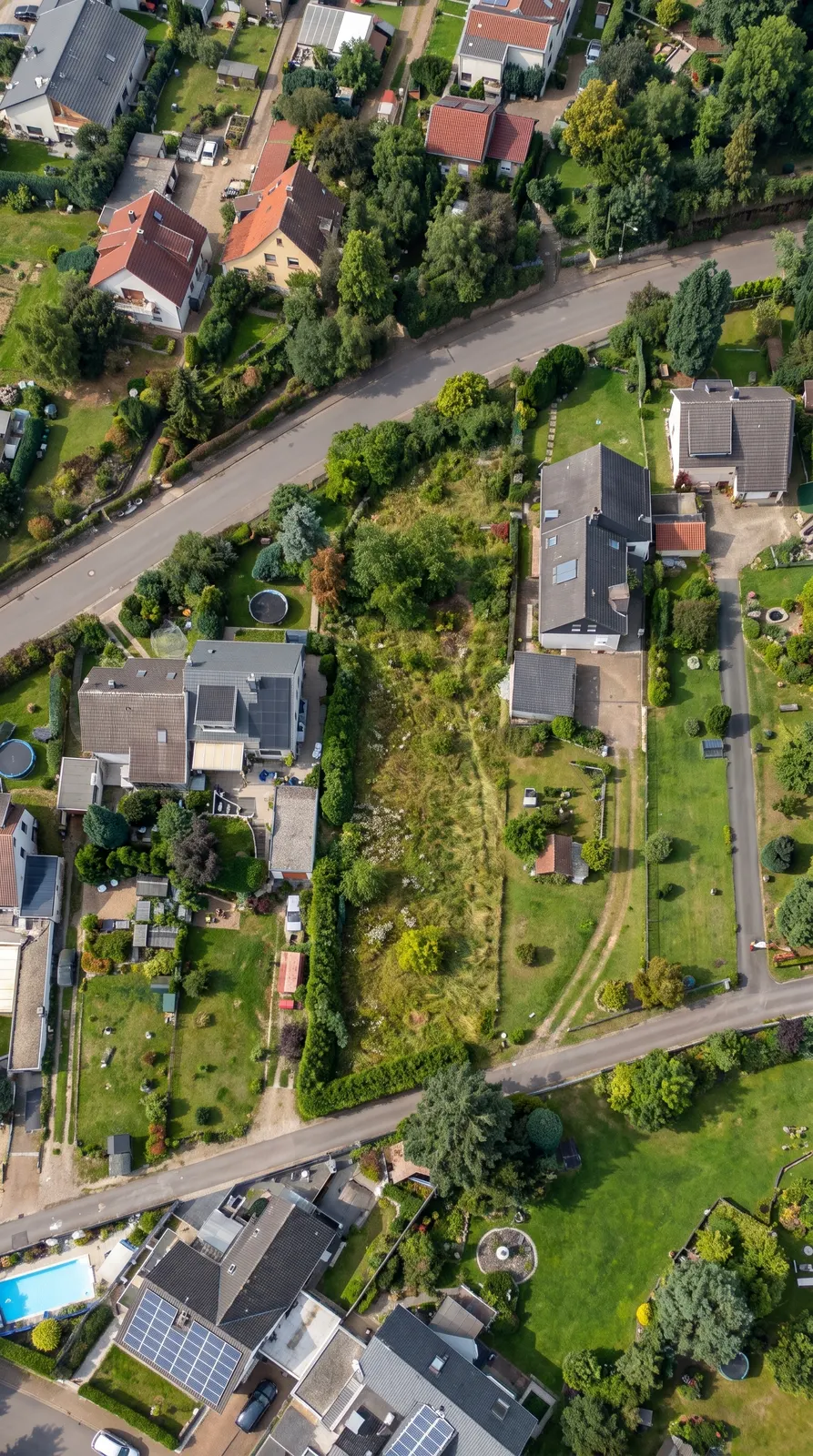 Lage von oben, in Drohnen-Optik aufbereitet